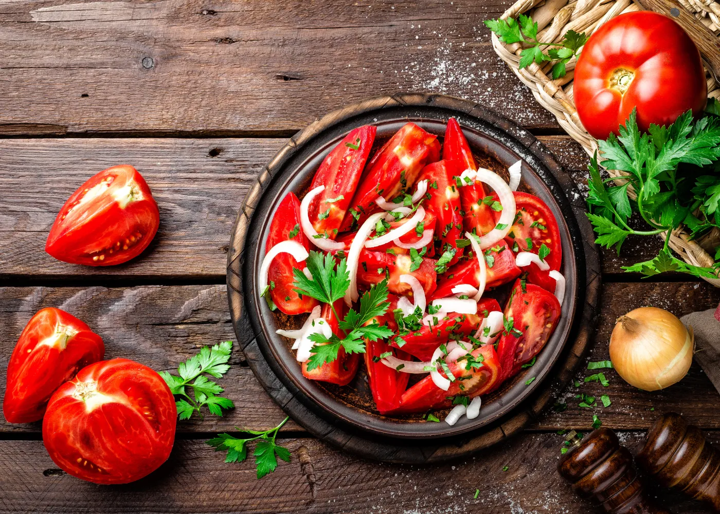 3 lækre dressinger til en enkel salat med modne tomater: en ny smag hver dag