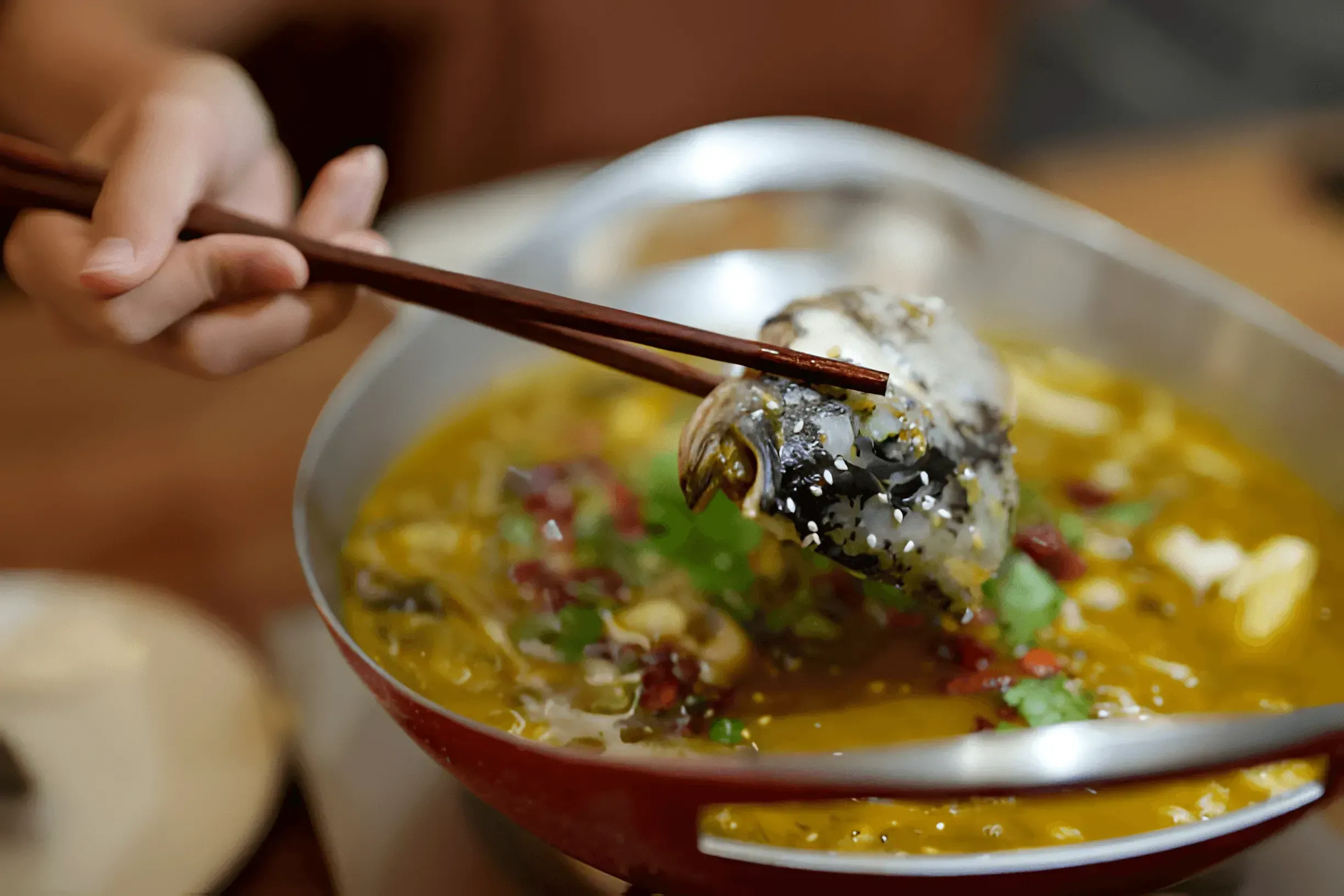Brug en gammel opskrift til at tilberede en lækker fiskeret, som kineserne bruger til at lindre hovedpine (trin-for-trin opskrift)
