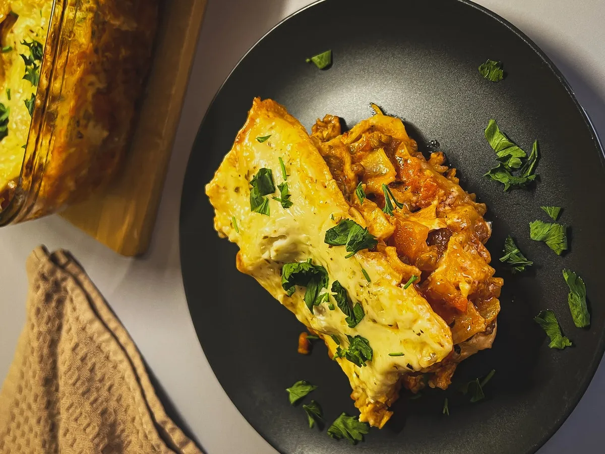 En enkel opskrift på lasagne med hytteostmasse