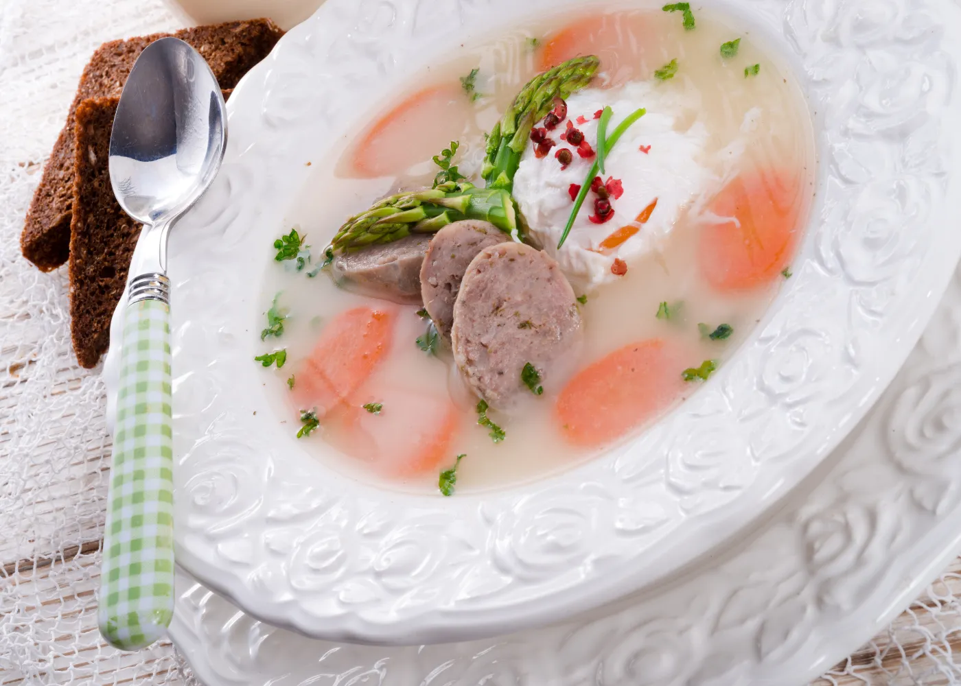 Hvid borsjtj (Bialy Barszcz): en lækker påskesuppe fra Polen