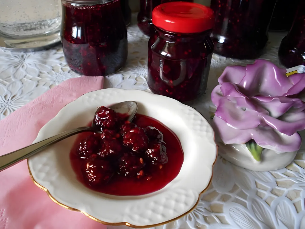 Hvordan laver man tyk, men ikke for sød hindbærmarmelade? Glem ikke en vigtig ingrediens