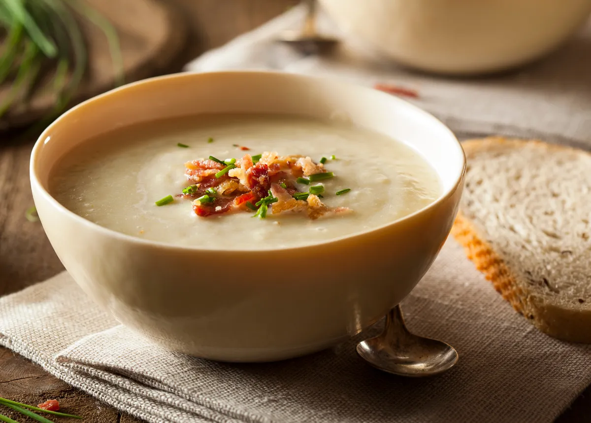 Lækker kartoffelsuppe med porrer: en enkel opskrift til din efterårsmenu