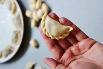 Den bedste dej til dumplings: gennemprøvet opskrift og smarte tips. Dumplings vil ikke koge, vil ikke revne, vil være smukke som fra billedet