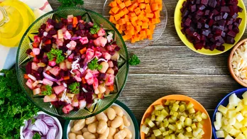 En opskrift på en ordentlig vinaigrette: med pickles, bønner og grønne ærter