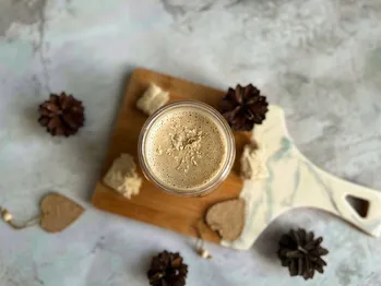 Hvad sker der, hvis du tilføjer halva til kaffe?