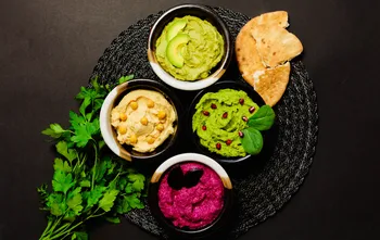 Så nemt er det at lave hummus (bælgfrugtsstuvning) derhjemme