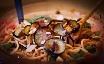 Sommerret med auberginer, modne tomater og ost: Italiensk opskrift på pasta alla Norma